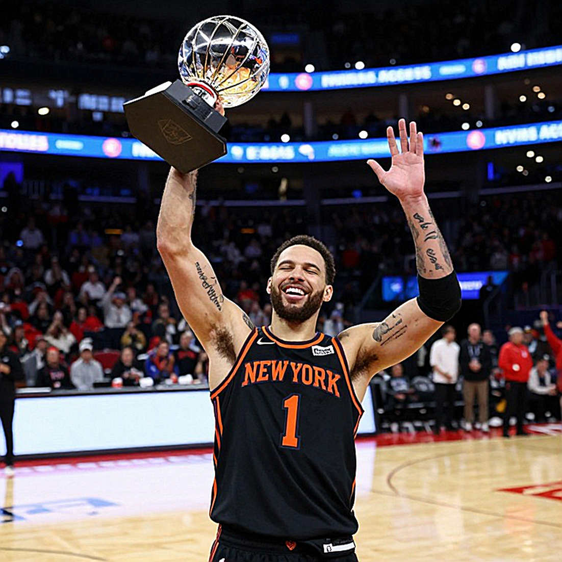 Efes thắng Lokomotiv Kuban ở Gloria Cup: bốn cầu thủ hai chữ số ở cả hai phía và biến số bị bỏ quên