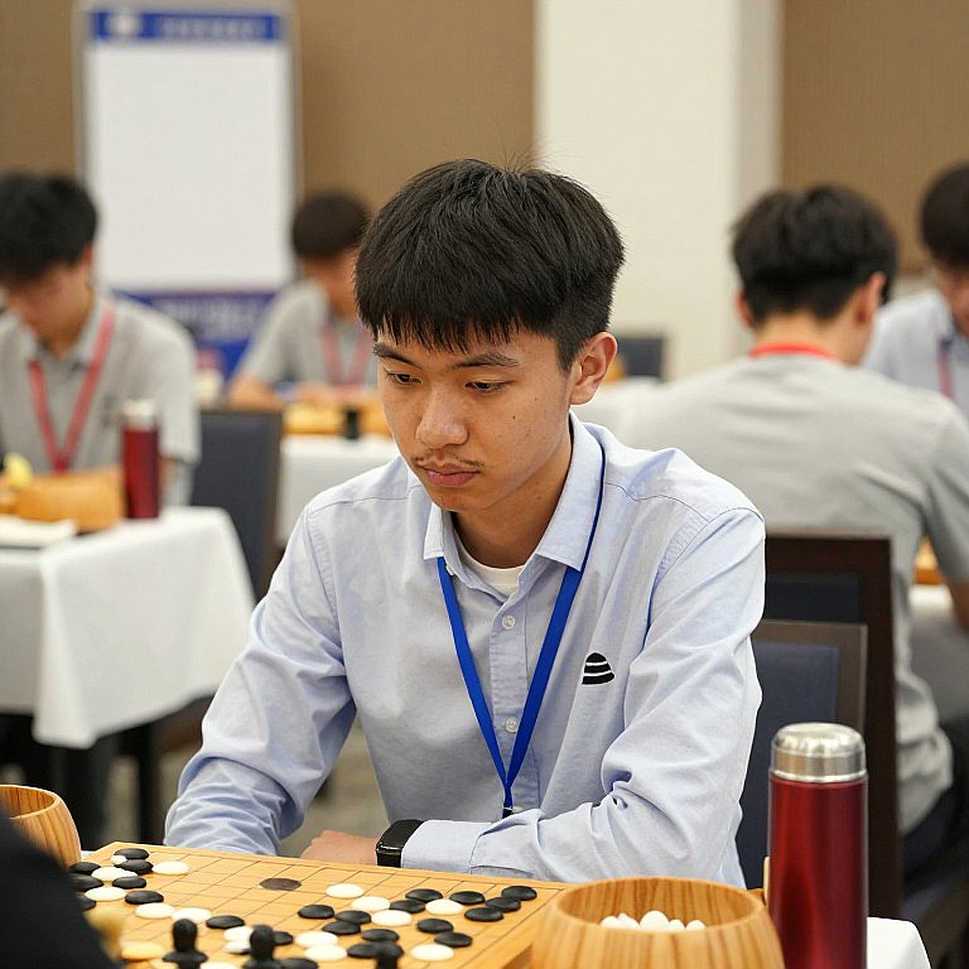 Carlsen trở lại, Gukesh vắng mặt: Giải Cờ vua Toàn cầu 2026 và bài toán lịch thi đấu