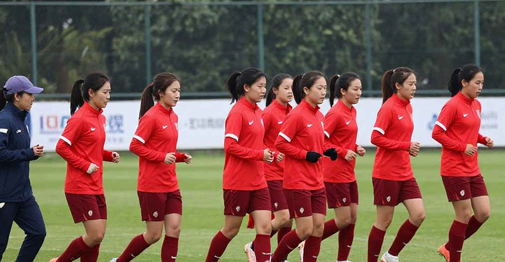 Khi lò đào tạo bị 'nuốt' bởi phòng thay đồ: Bài toán Peseiro - Donis và câu hỏi chưa có lời đáp cho bóng đá Ả Rập